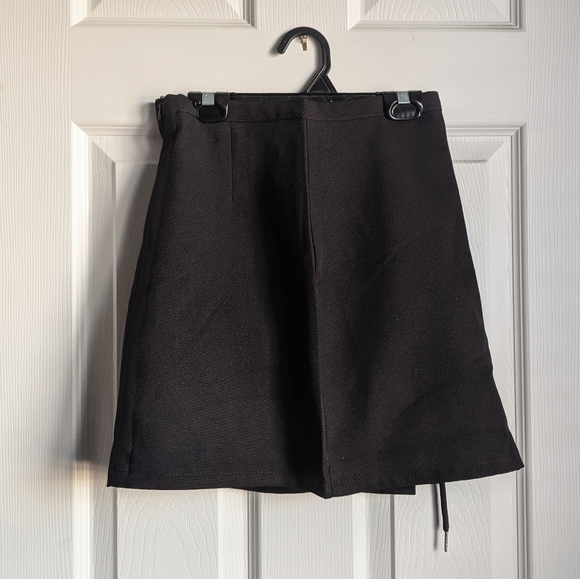 Lace Up Skirt - Picture 2 of 3